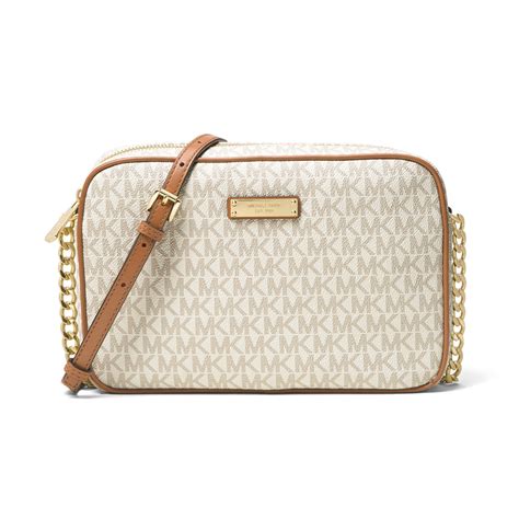 michael kors handbag jet set large signature travel tote vanilla|Michael Kors vanilla jet set.